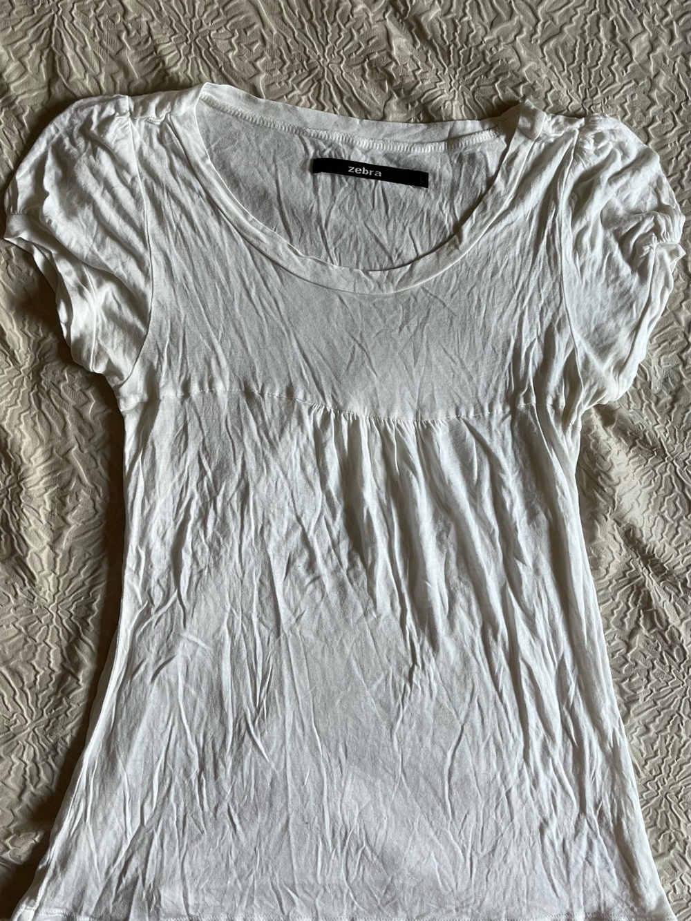 Zebra White Short Sleeve Scoop Neck Tee